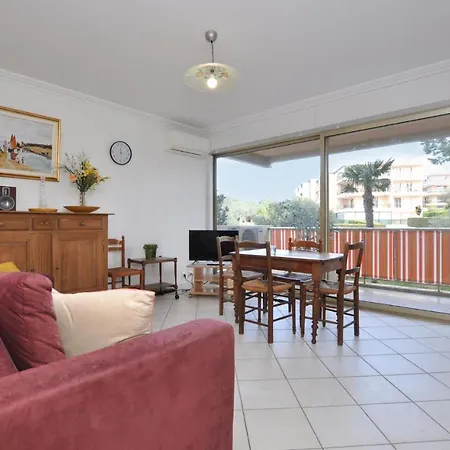 Apartment 1 Bedroom Gorgeous In *