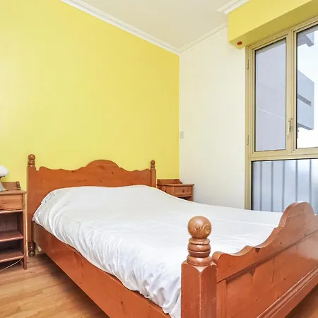 Apartment 1 Bedroom Gorgeous In *