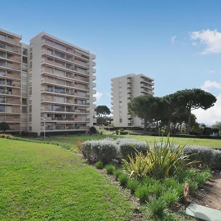 1 Bedroom Gorgeous In Apartment