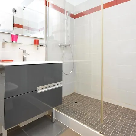 1 Bedroom Gorgeous In *